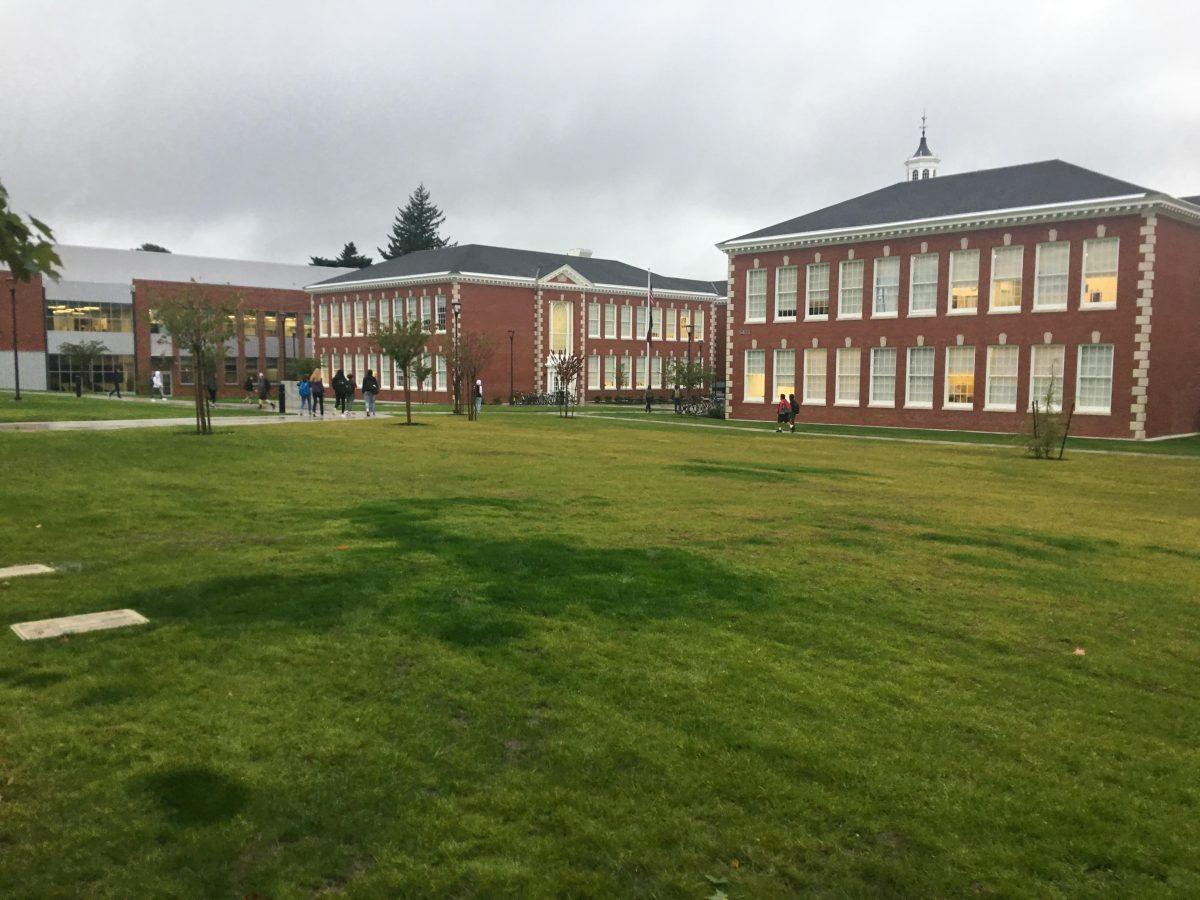 The front of Franklin High School in the morning on the school day of October 11th. Photo by Abby Chapman.