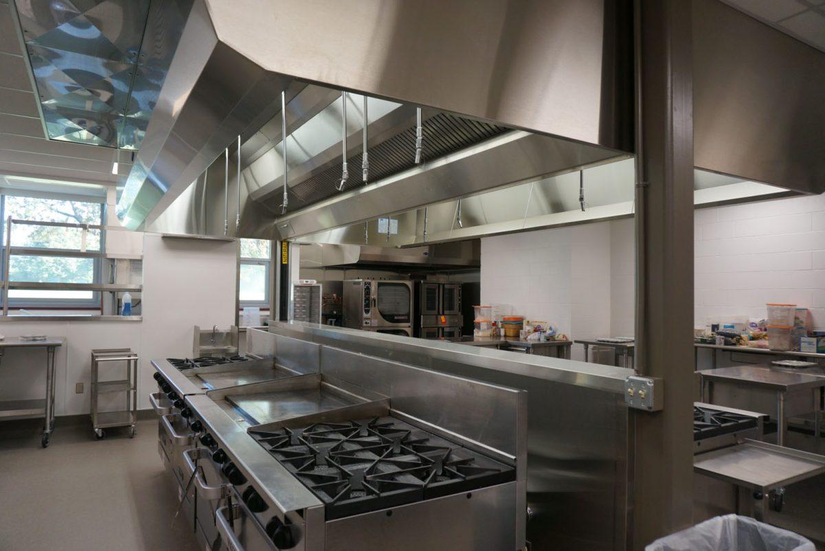 The deserted kitchen awaits Franklin chefs. The culinary arts room, located on the second level of the gym building, is one of the many new facilities at Franklin.  Photo by Anna Marè