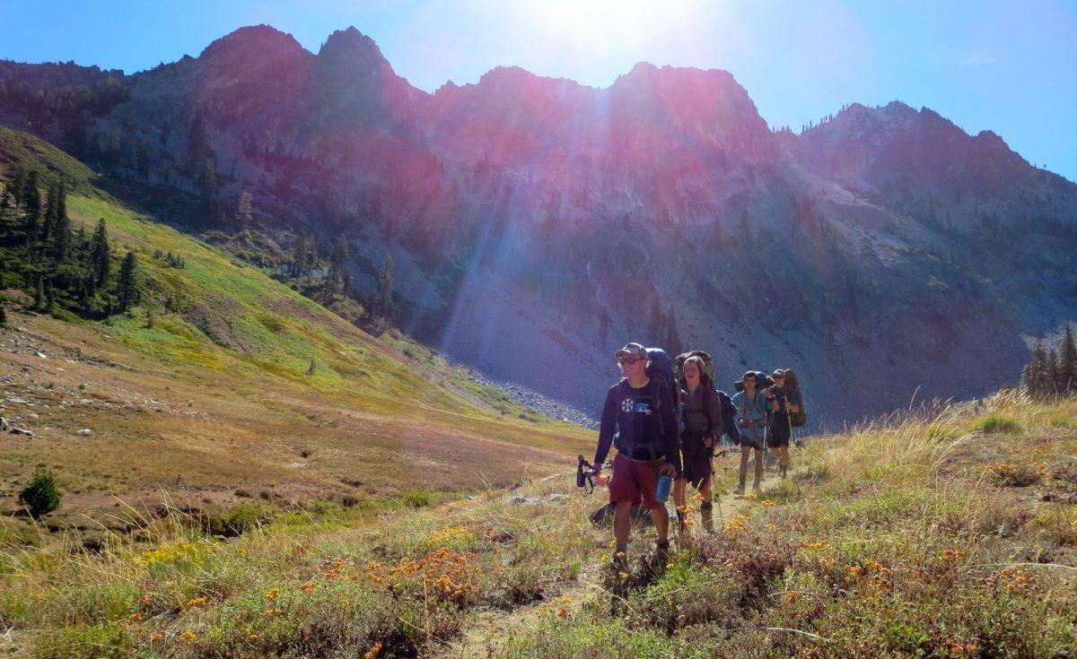 Alzar students hiking in the Cascade Mountains. Photo by Nick Kunath.