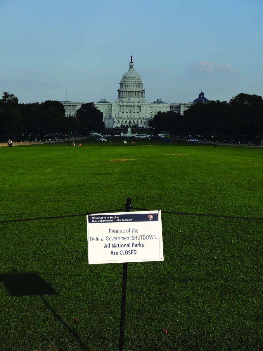 Shutdown notice at the National Mall during a sixteen day shutdown in 2013 over the Affordable Care Act. Photo via Wikimedia Commons.
