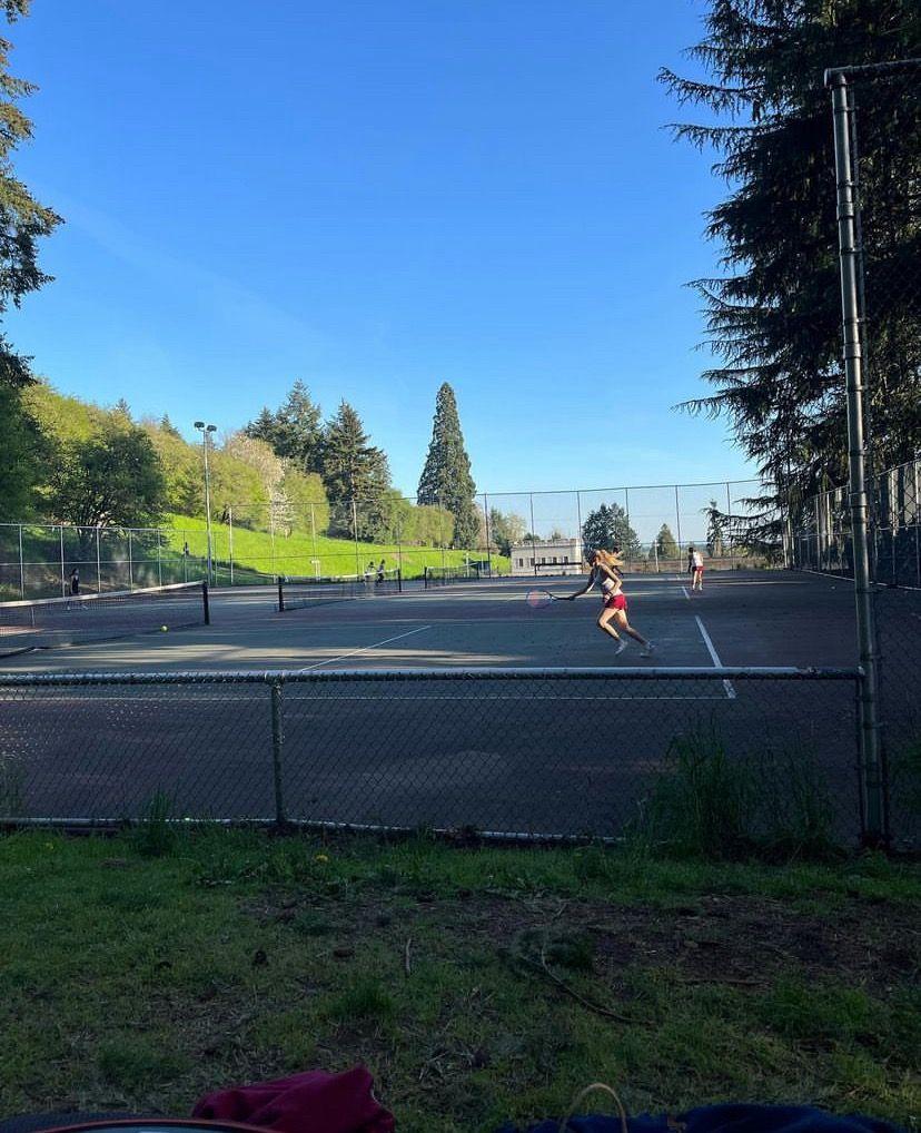 Meet the Women’s Tennis Team at Franklin!