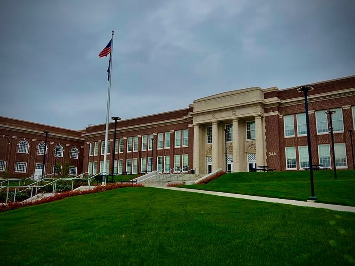 The outside of the new Benson building. Benson’s recently redone building has many new features for students and teachers to aid them as a CTE school. Photo by Mildred Castillo Bojorquez.