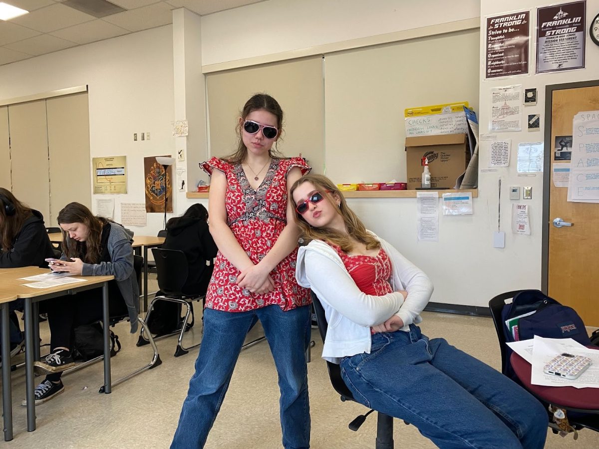 Franklin alumnae Frances Vice and Francesca “Frankie” Silverstein being their complete authentic selves. Their personalities may be loud, but this doesn’t get in the way of a great friendship. Photo by Elizabeth Kirsch.