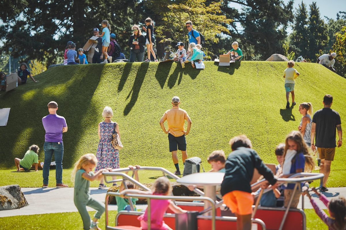 Demonstrators outside the Portland Immigration and Customs Enforcement (ICE) facility on S Macadam Ave. on Oct. 18. The Sept. 28 memo calling 200 members of Oregon’s National Guard into 60 days of federal service by Defense Secretary Pete Hegseth has sparked disputes in the courts and on the streets. Photo by Jake Lubin.
